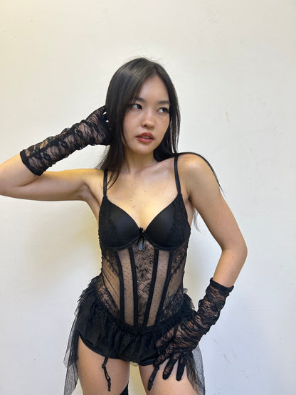 Half lace gloves